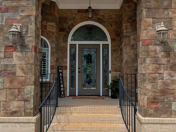 3rd image of 1385 Indigo Ct