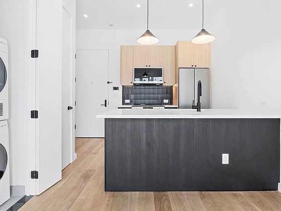 4th image of 11-14 35th Ave #312