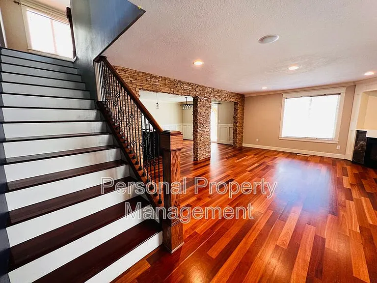 12607 NE 27th Way — Photo 4
