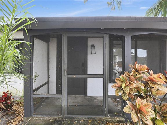 4th image of 2080 SE Triumph Road