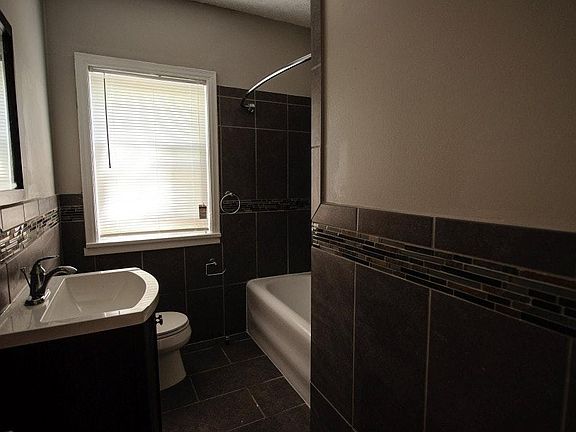 3rd image of 2835 S Moreland Blvd APT 14