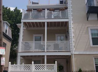 28 Westgate Rd APT 4, Chestnut Hill, MA 02467