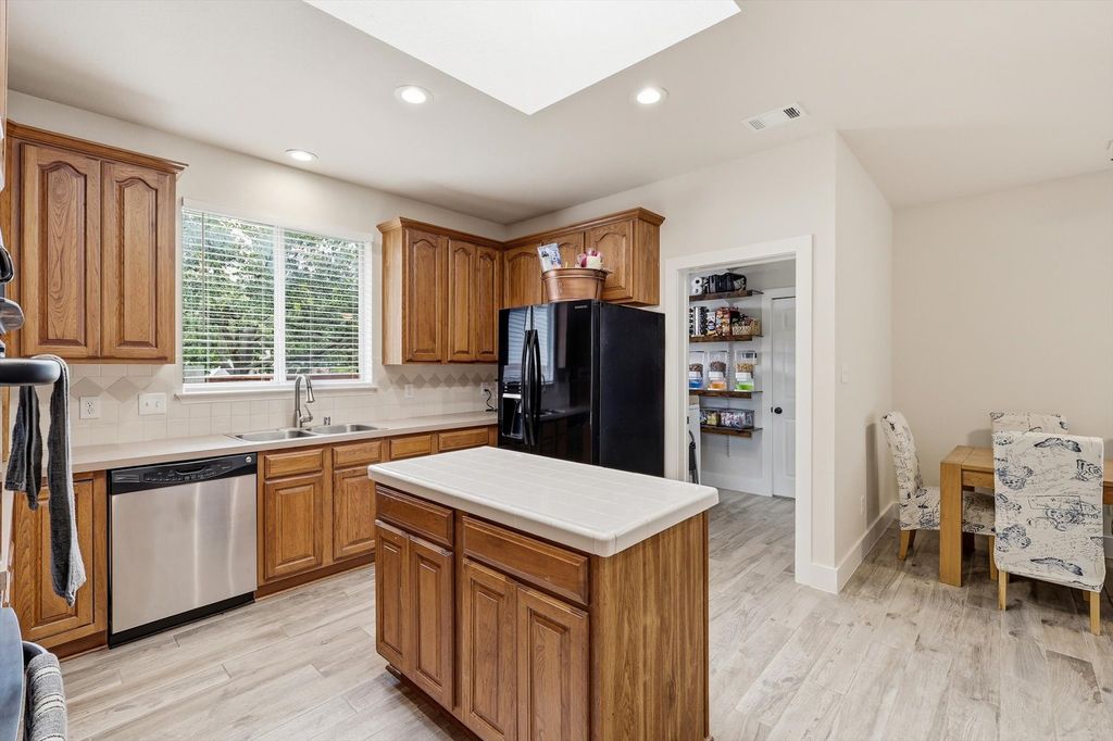 8505 Lakota Trl, Frisco, TX - View 3