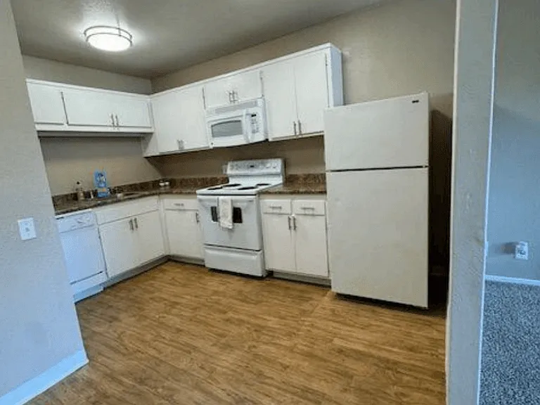 Hidden Creek Apartments — Photo 148