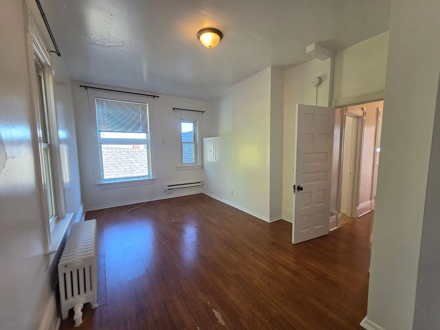 Large 2 Bedroom Open Now with an Amazing view! — Photo 1