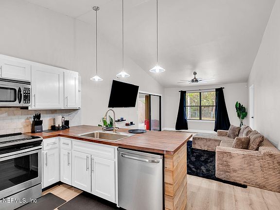 5th image of 3327 CATAMARAN Way