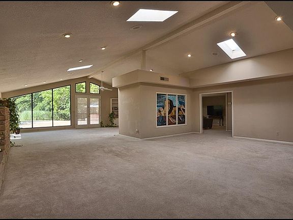 5th image of 620 Camino Real Ave