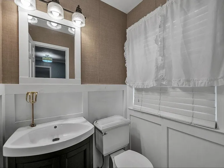 4760 Marlborough Dr — Photo 14