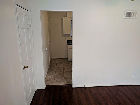 4th image of 3909 Vest Ave APT B