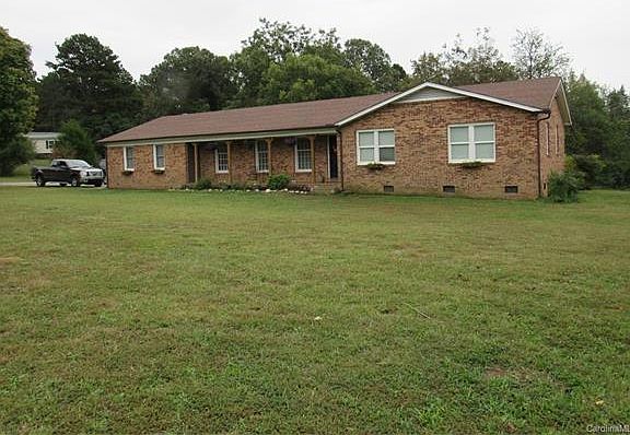 3rd image of 235 Heather Ln