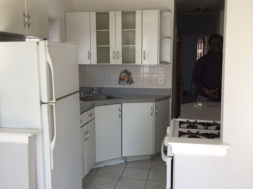 1st image of 1067 E 99th St