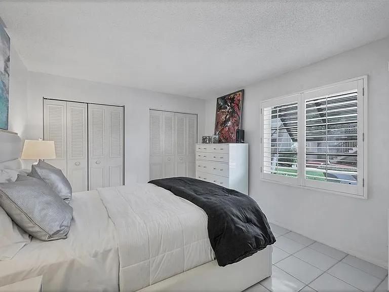 4660 Ocean Blvd #N1 — Photo 23