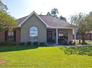 17364 E Autumn Dr, Prairieville, LA 70769