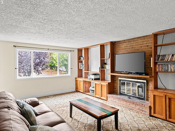 3rd image of 13405 Eastborne Dr