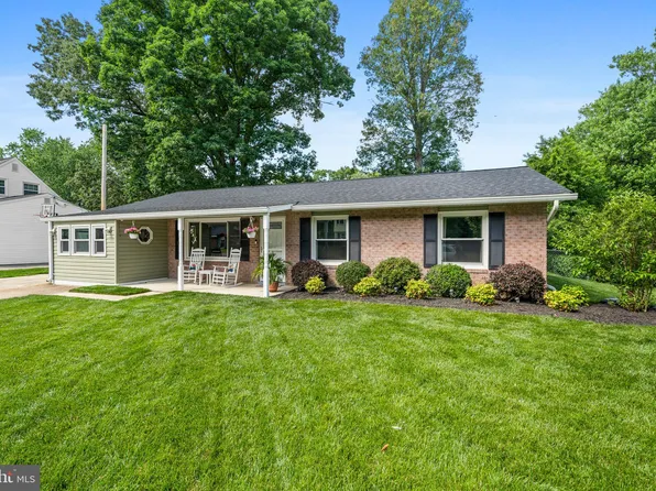 314 Rivermont Dr, Waldorf, MD 20602