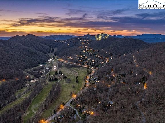 3rd image of 431 Cliffside Lane