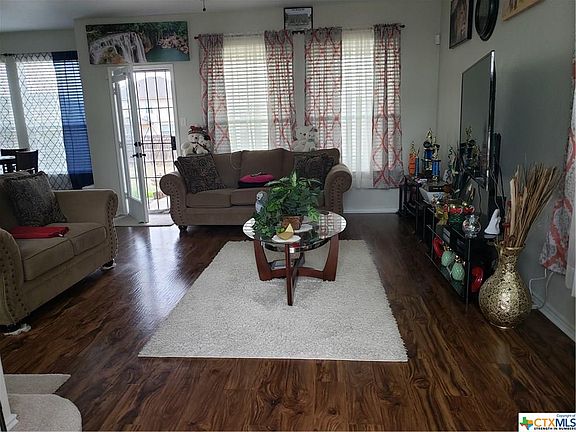 5th image of 4901 Green Meadow St