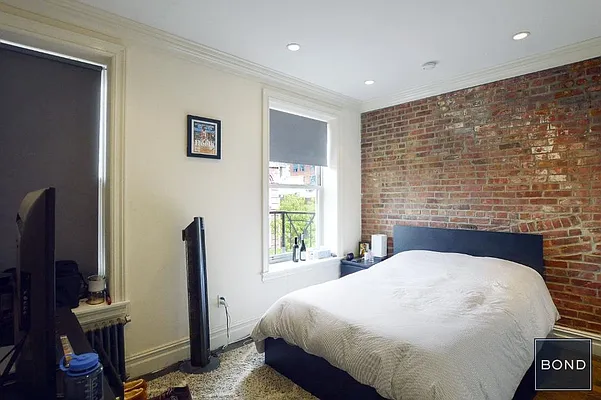 Rented by Bond New York | media 26