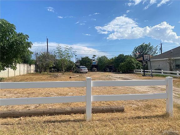 3rd image of 2517 Pecan Ave