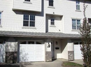 15 NE Kerry Wood Mews, Red Deer, AB T4N7B8
