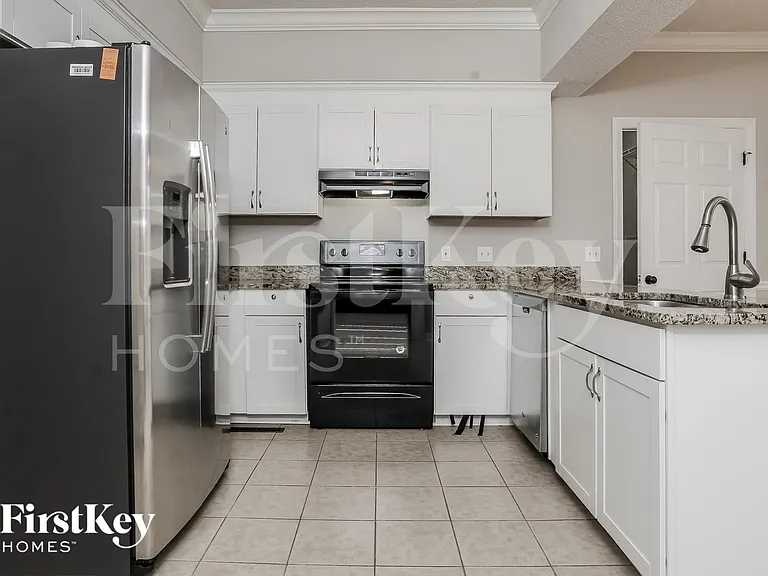 5300 Oglethorpe Ct — Photo 11