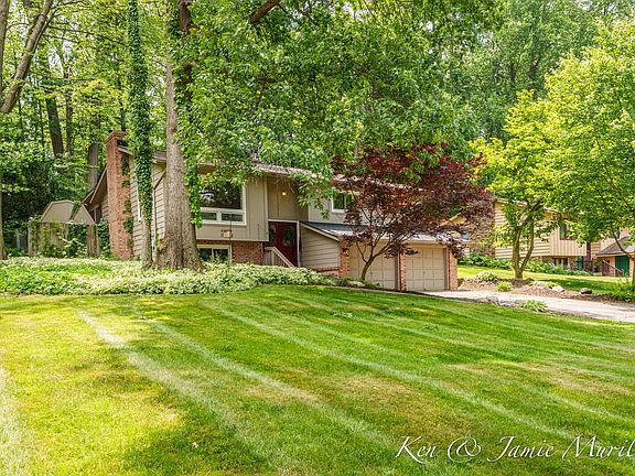 2nd image of 6072 Del Cano Dr SE
