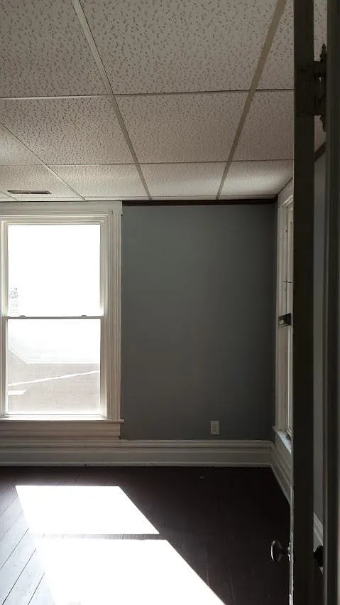 5 bed, 2338 sqft, $1,500 — Photo 2
