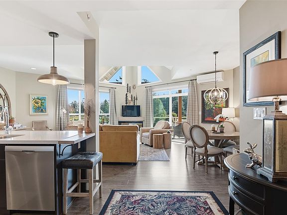 3rd image of 439 College Rd #303