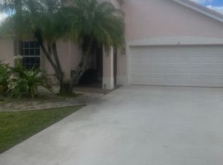 104 Preserve Dr, Royal Palm Beach, FL 33411