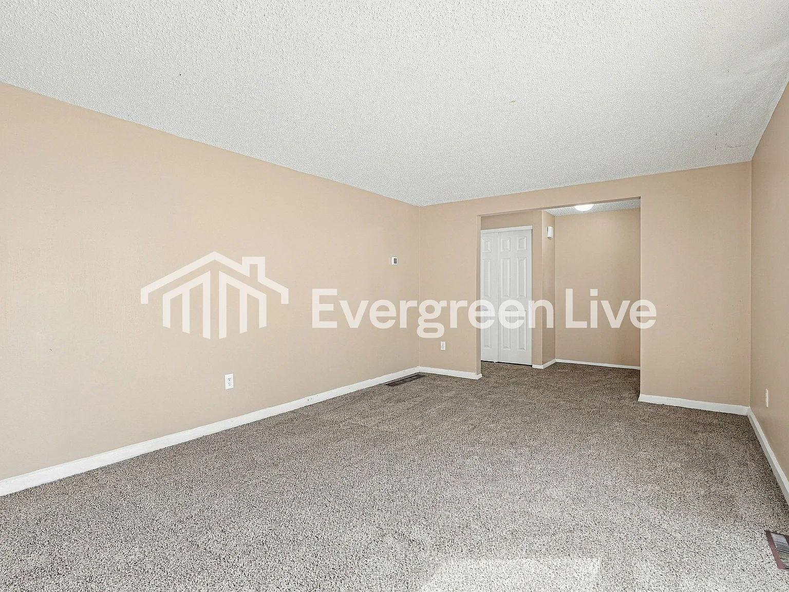 4 bed, 1.5 bath, 1344 sqft, $1,645 — Photo 3