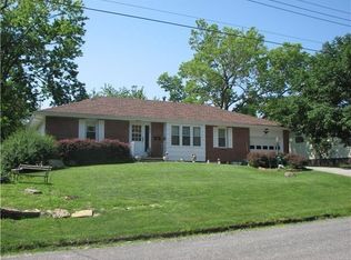 806 W Mill St, Gallatin, MO 64640