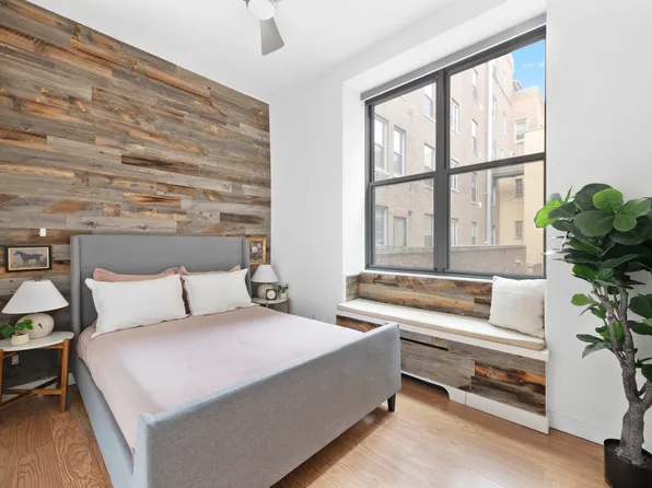 689 Ft Washington Avenue image 6 of 8