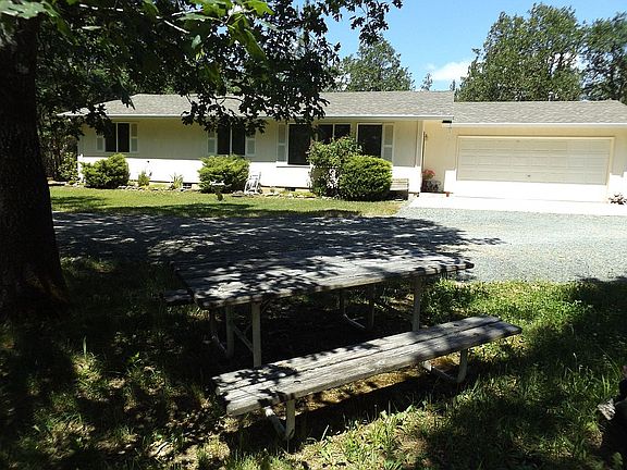 3rd image of 7606 Monument Dr