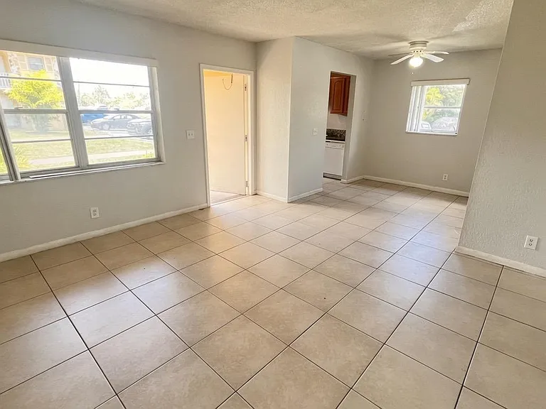 200 Croton Ave #111 — Photo 9
