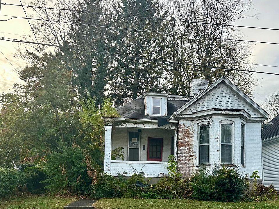 2nd image of 213 N 2nd St