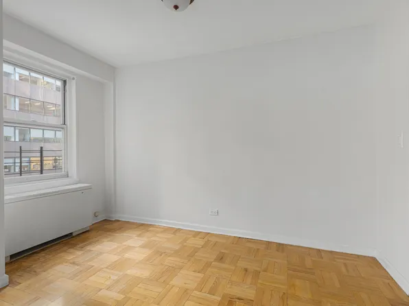 136 East 56th Street image 9 of 13