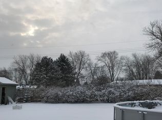 1409 Van Stone Dr, Machesney Park, IL 61115