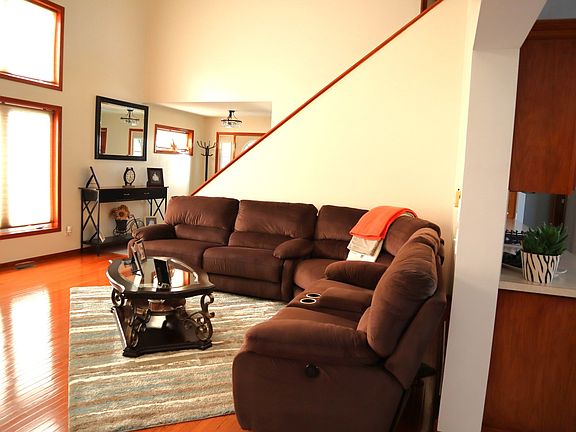 5th image of 4621 Newberry Ave