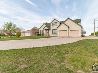 2848 SW Indian Hills Rd, Topeka, KS 66614