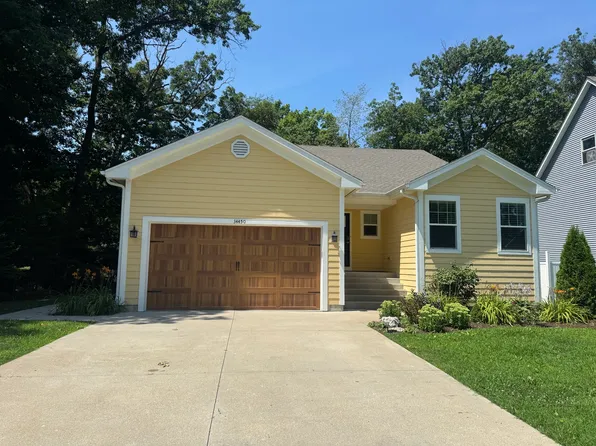 34450 N Hickory Ln, Round Lake, IL 60073