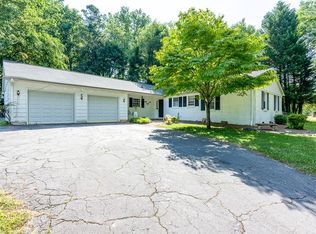 5831 Brookway Dr, Winston Salem, NC 27105