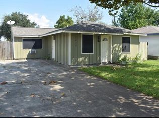 2432 38th Ave N, Texas City, TX 77590