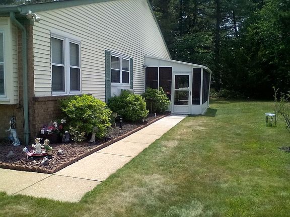 4th image of 18B Milford Ave #52