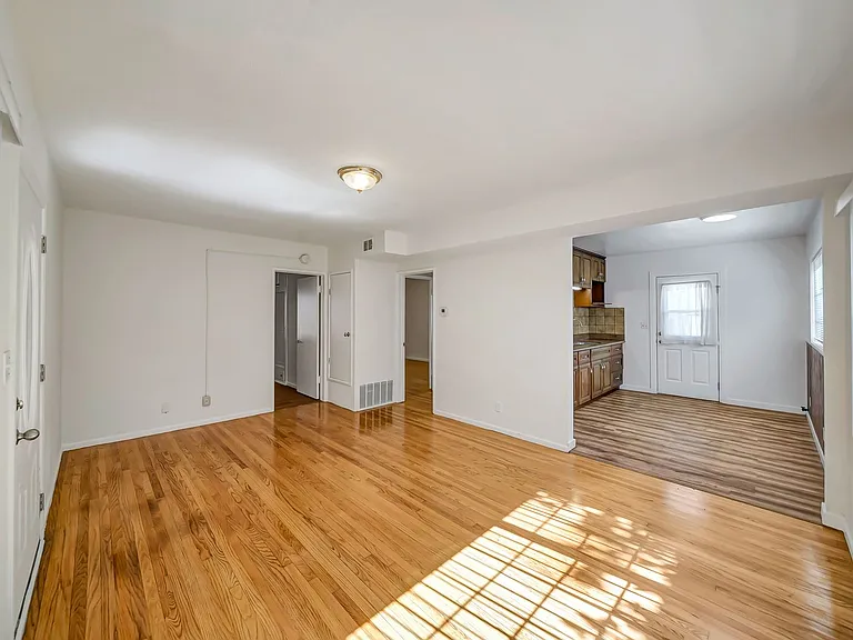 654 Patterson Ave — Photo 8