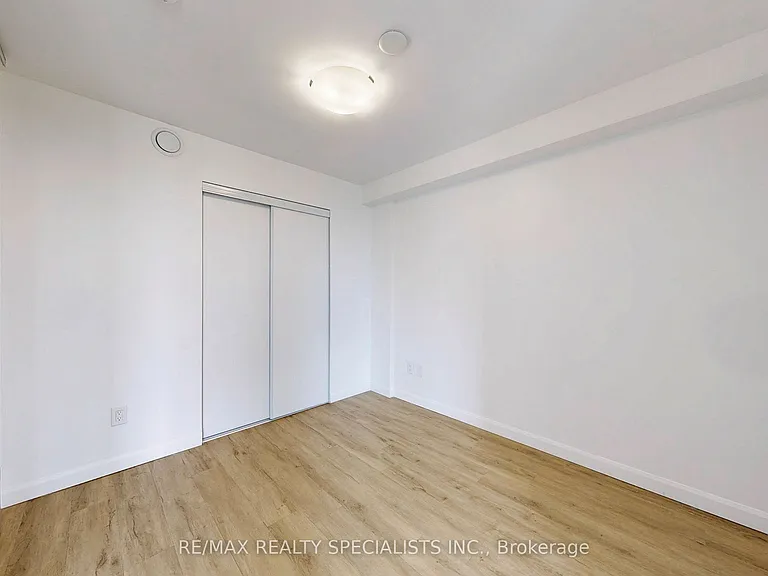 7 Erie Ave #809 — Photo 14
