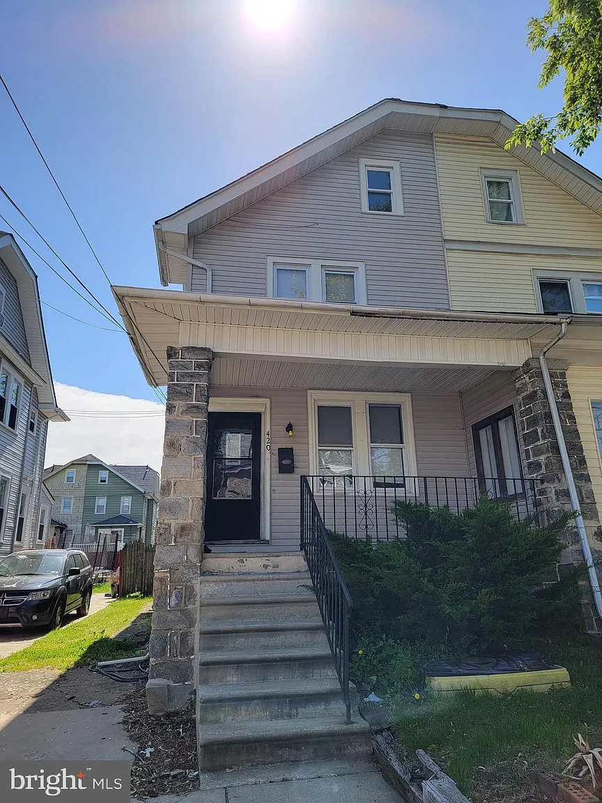 420 Laurel Rd photo 1