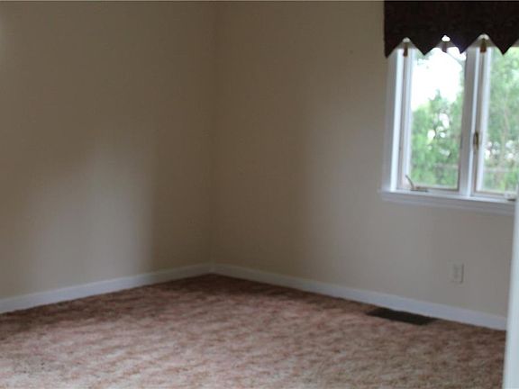 3rd image of 1610 Wapakoneta Ave