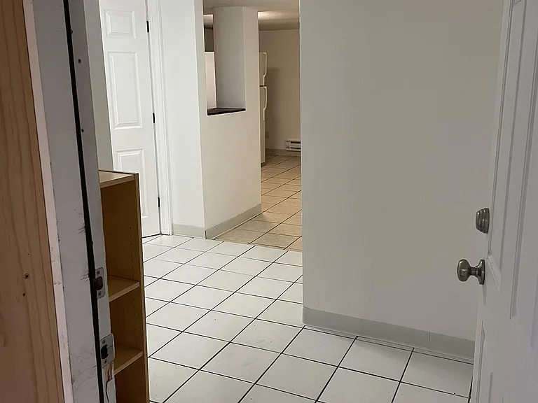 Main entrance & hallway