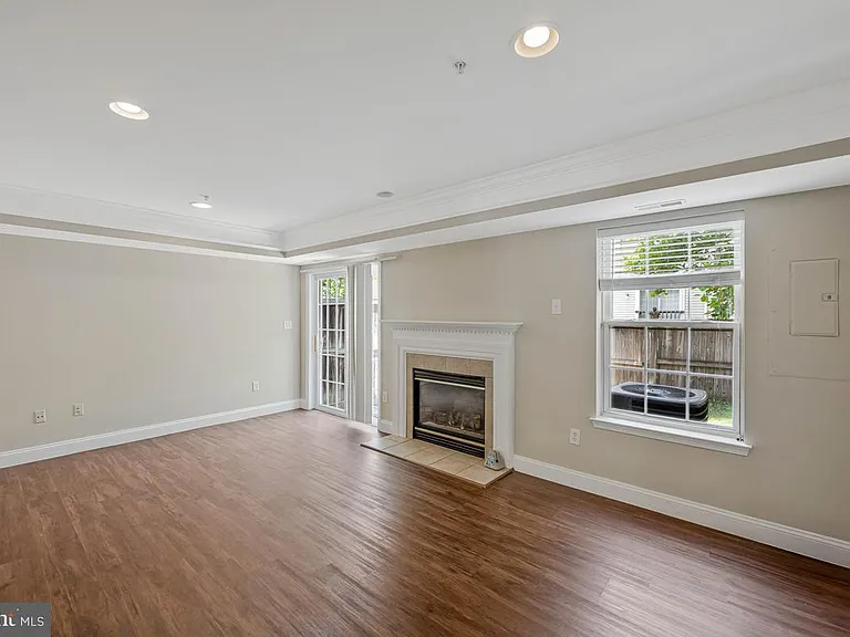 1815 Spanish Oak Ln — Photo 5