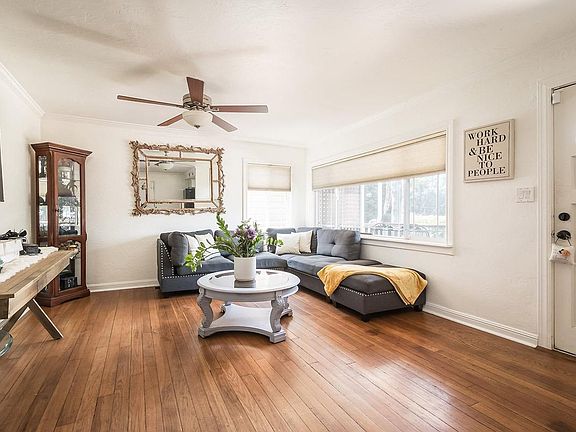 4th image of 610 Andrews Way